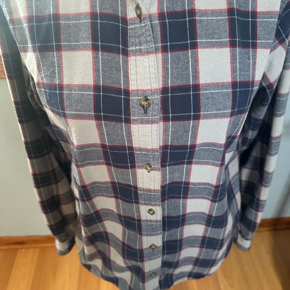 Cabela's Women’s Blue Red Button Up Size Medium Flannel Shirt EUC - Picture 2 of 16